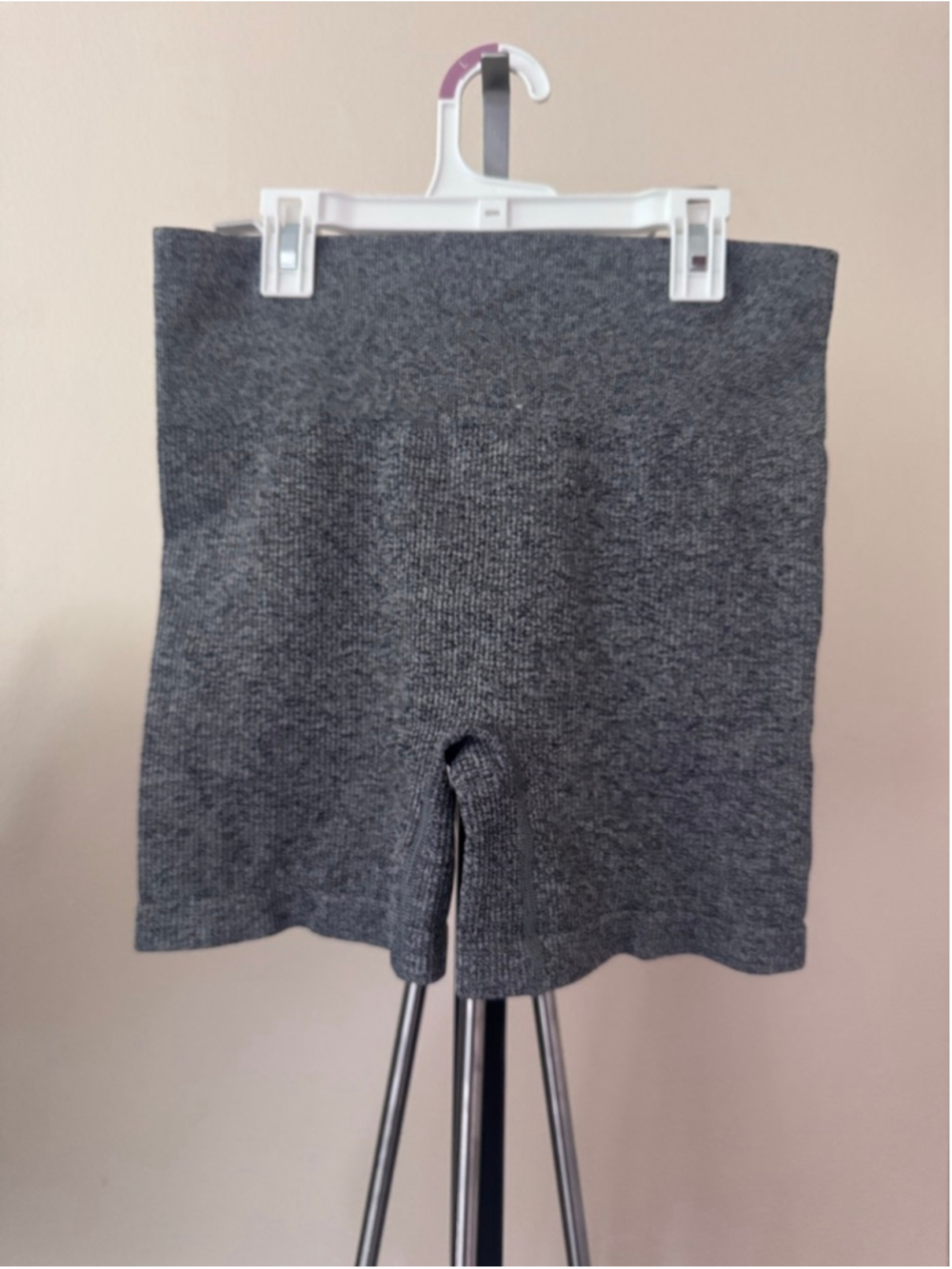 Women's Colsie Gray Ribbed Bike Shorts L - Picture 3 of 6